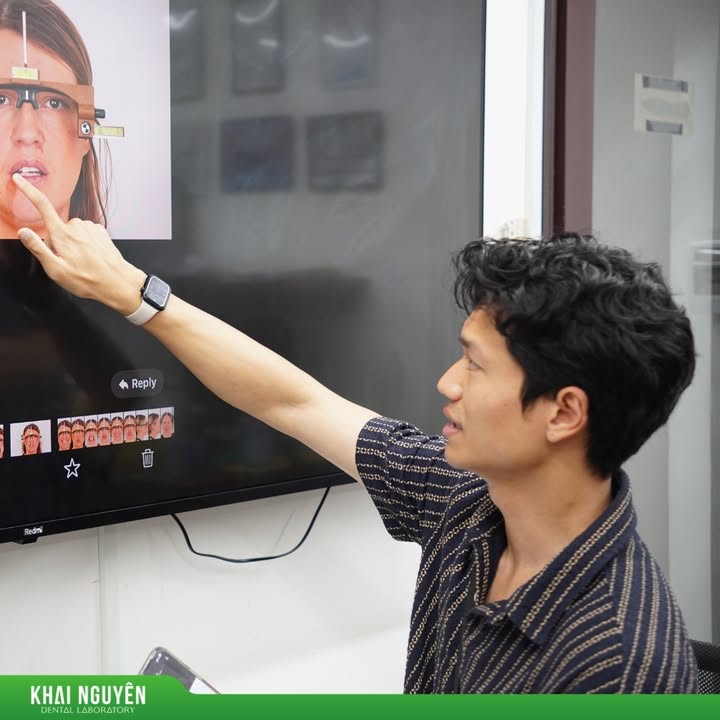 BS. Colin Sar trao đổi chuyên môn về ứng dụng Kois Scan Body vào thiết kế nụ cười tại Khai Nguyên, tháng 1/2026