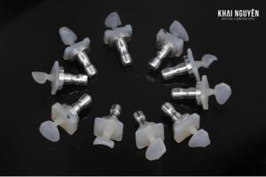 Veneer 10 răng hàm trên bằng Amber Mill, màu 1M1 đến 1M2