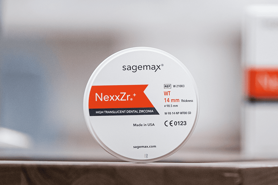 Đĩa zirconia Sagemax NexxZr+ màu trắng, dày 14 mm